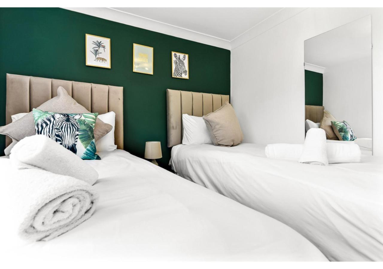 Energizing Getaway: Newly Renovated 2 Bedroom Flat Apartamento Londres