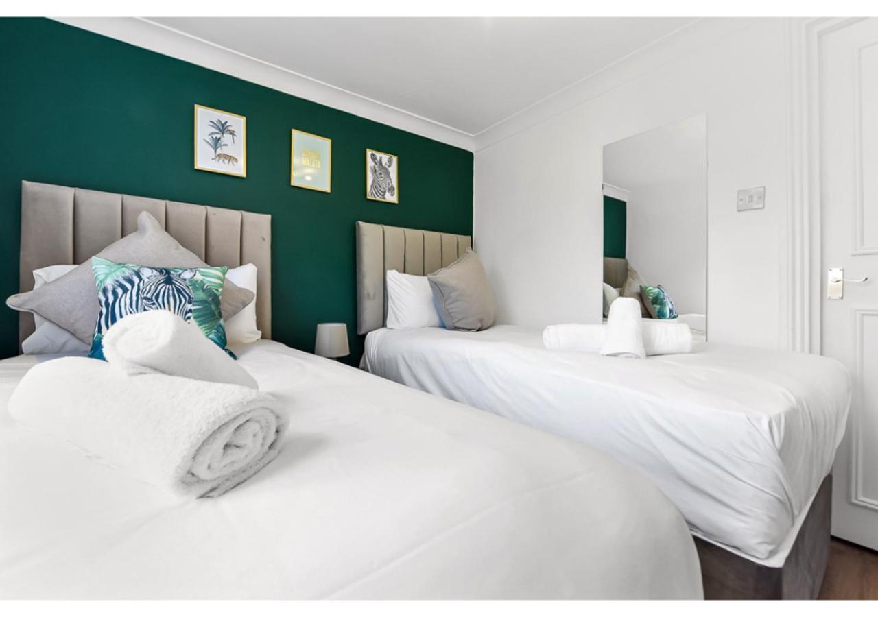 Energizing Getaway: Newly Renovated 2 Bedroom Flat Apartamento Londres