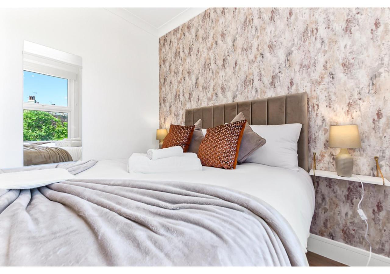 Energizing Getaway: Newly Renovated 2 Bedroom Flat Apartamento *